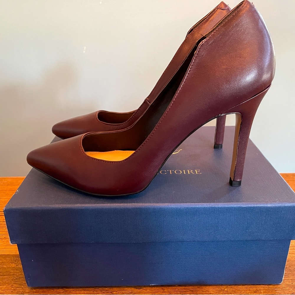 Pour La Victoire never worn size 9 burgundy heels